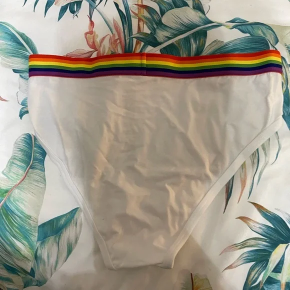 Balenciaga Mens White Pride Brief - Size Large - Picture 3 of 4